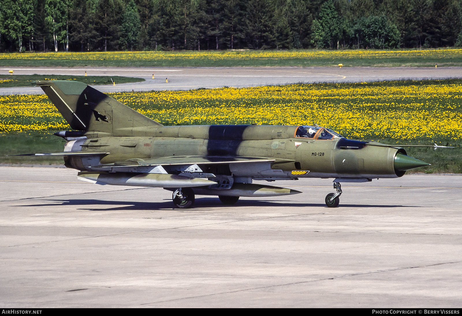 Aircraft Photo of MG-128 | Mikoyan-Gurevich MiG-21bis | Finland - Air Force | AirHistory.net #440431