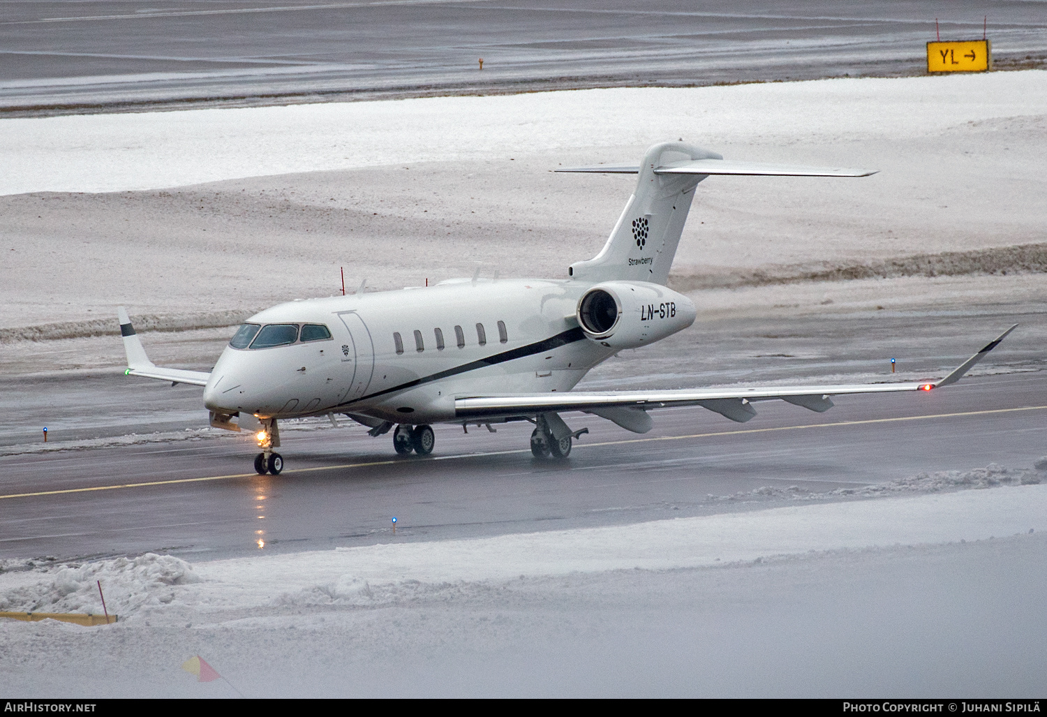 Aircraft Photo of LN-STB | Bombardier Challenger 350 (BD-100-1A10) | Sundt Air | AirHistory.net #440494