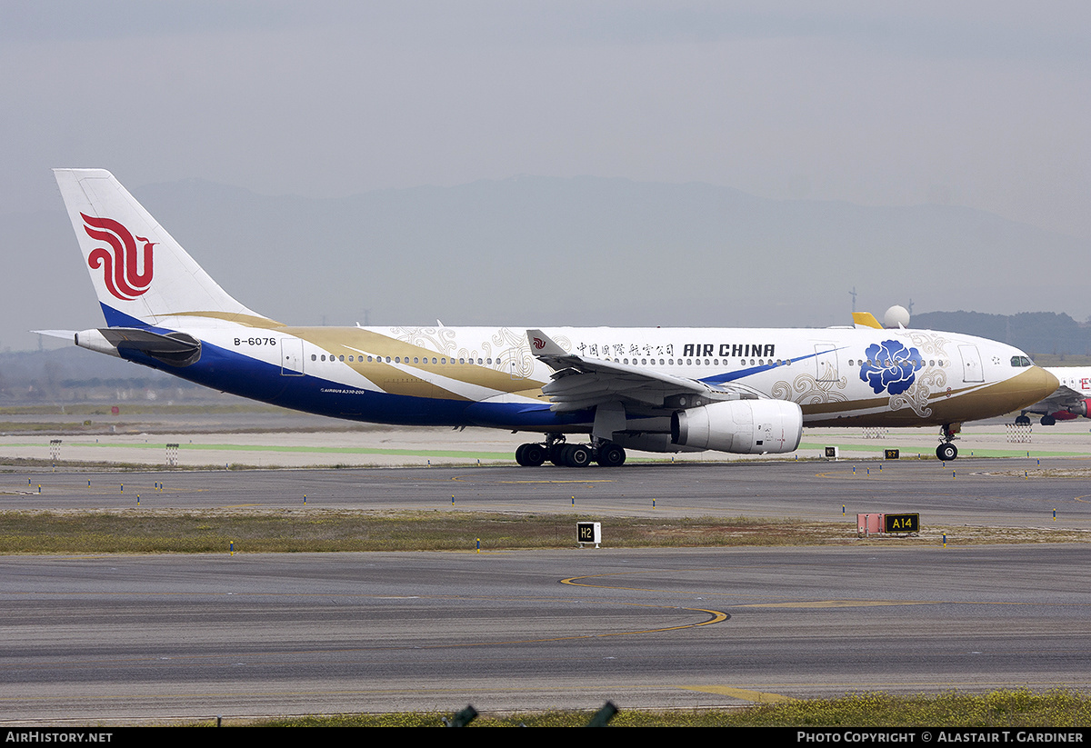 Aircraft Photo of B-6076 | Airbus A330-243 | Air China | AirHistory.net #440596