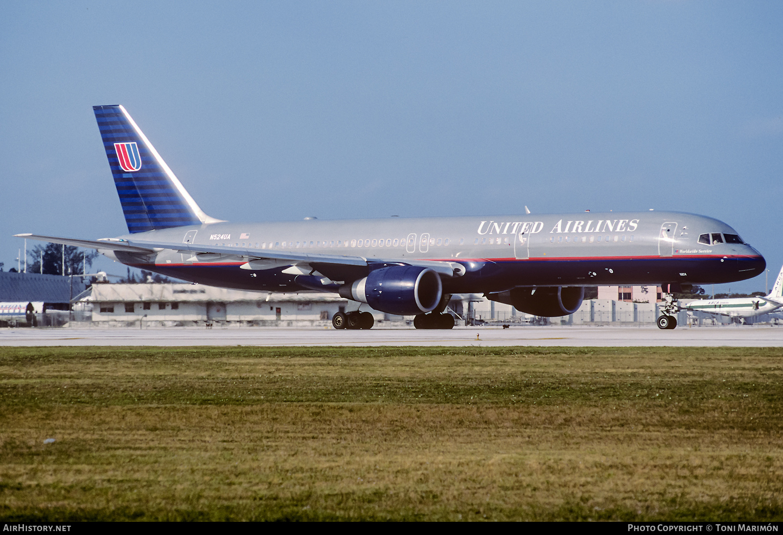 Aircraft Photo of N524UA | Boeing 757-222 | United Airlines | AirHistory.net #440760