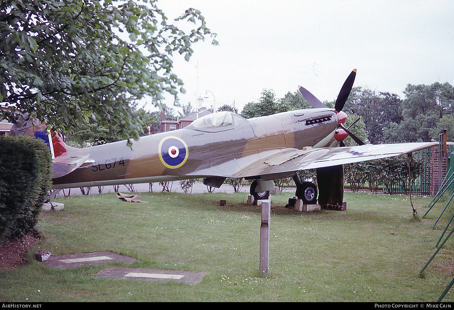 Aircraft Photo of SL674 / 8392M | Supermarine 361 Spitfire LF16E | UK - Air Force | AirHistory.net #440814