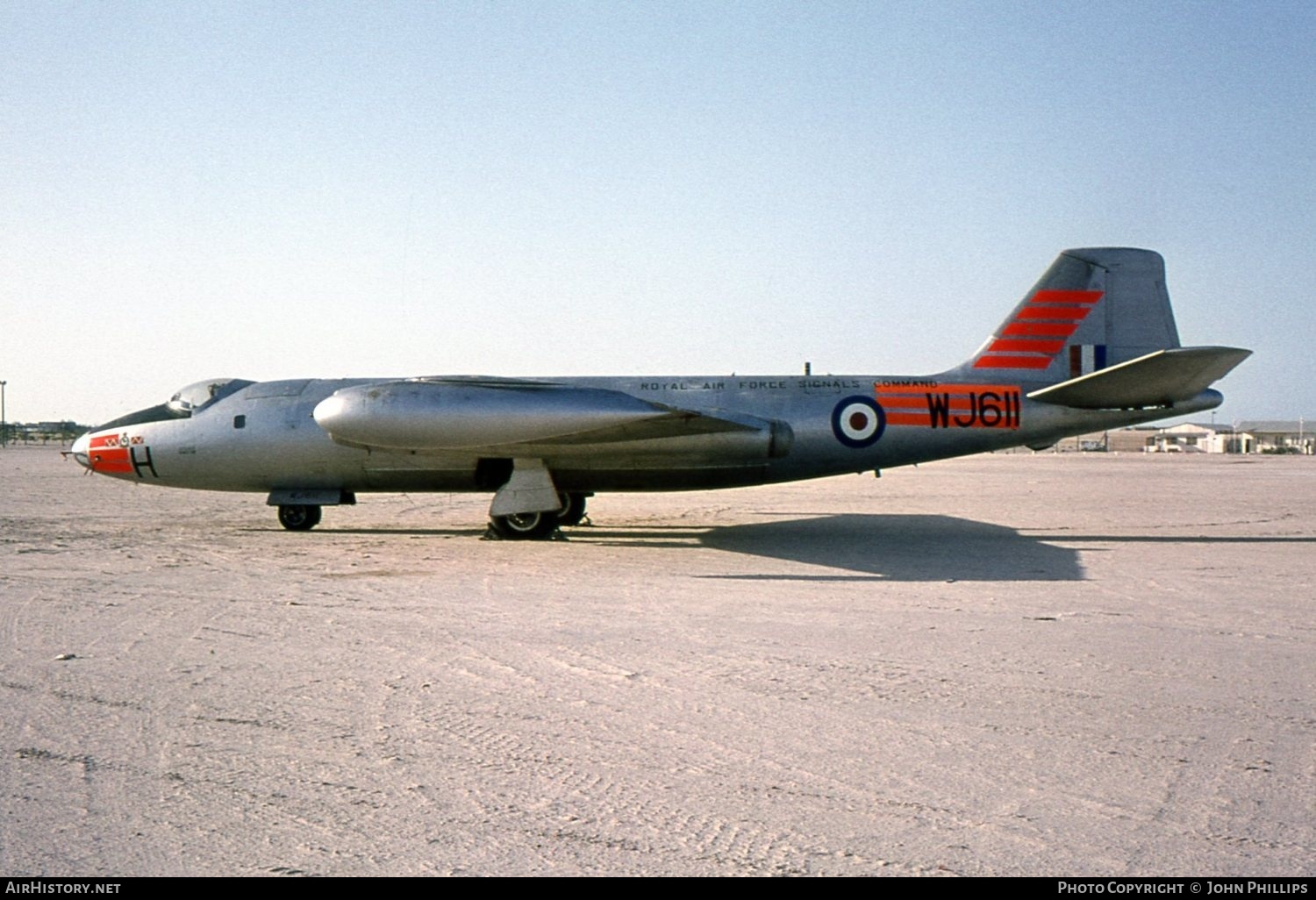 Aircraft Photo of WJ611 | English Electric Canberra B2 | UK - Air Force | AirHistory.net #440851