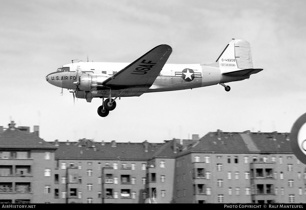 Aircraft Photo of 43-49208 / 0-49208 | Douglas VC-47D Skytrain | USA - Air Force | AirHistory.net #441089