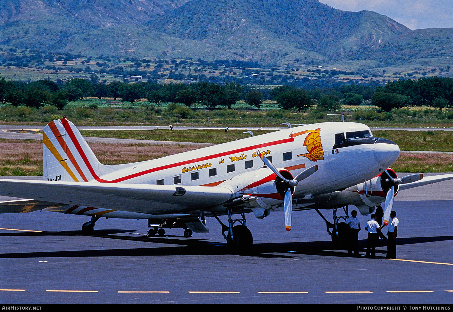 Aircraft Photo of XA-JOI | Douglas DC-3A-454 | Aerolíneas de Monte Albán | AirHistory.net #441364