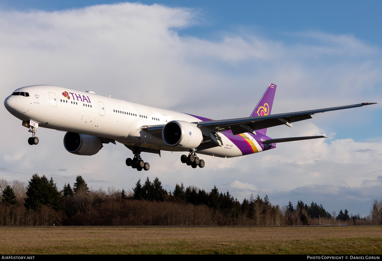 Aircraft Photo of HS-TTB | Boeing 777-300/ER | Thai Airways International | AirHistory.net #441366