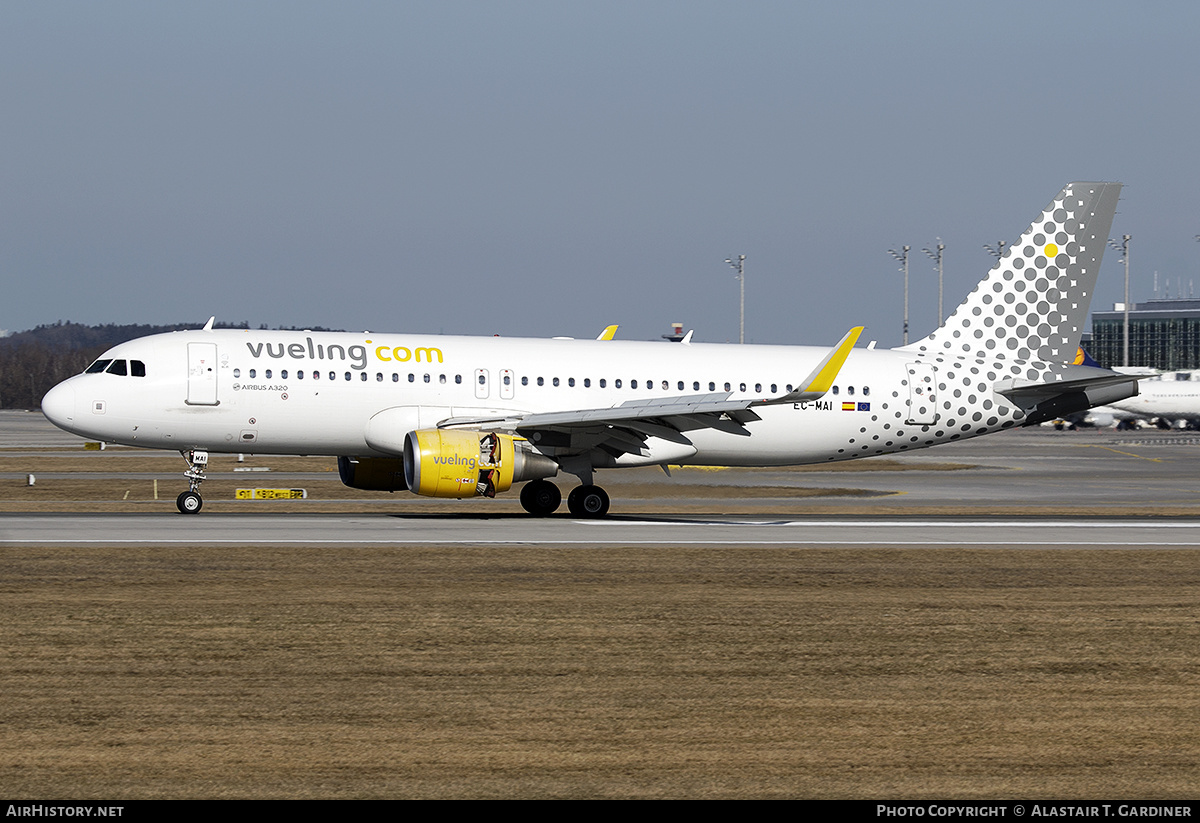 Aircraft Photo of EC-MAI | Airbus A320-214 | Vueling Airlines | AirHistory.net #441464