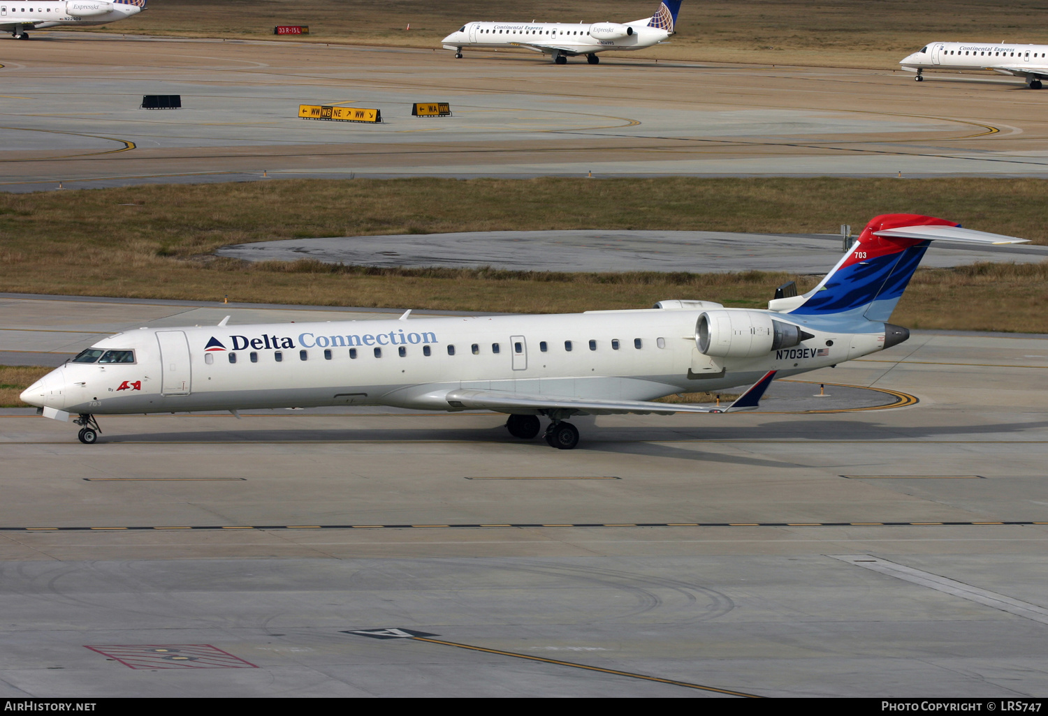 Aircraft Photo of N703EV | Bombardier CRJ-701ER (CL-600-2C10) | Delta Connection | AirHistory.net #441467