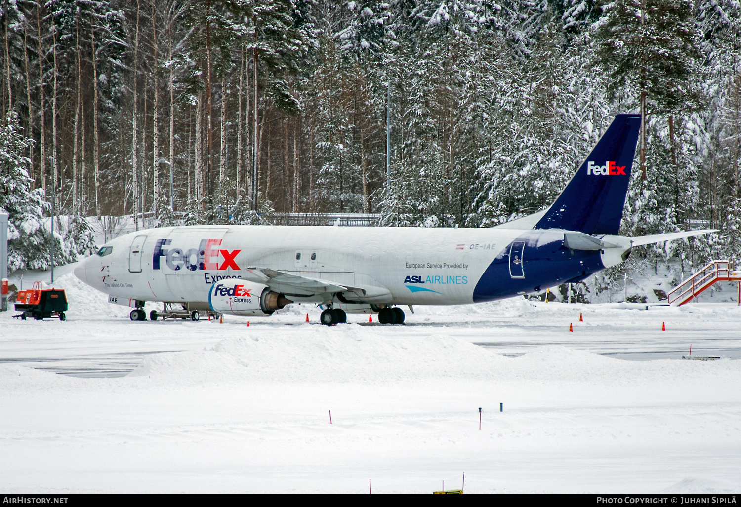 Aircraft Photo of OE-IAE | Boeing 737-4Q8(SF) | FedEx Express - Federal Express | AirHistory.net #441846