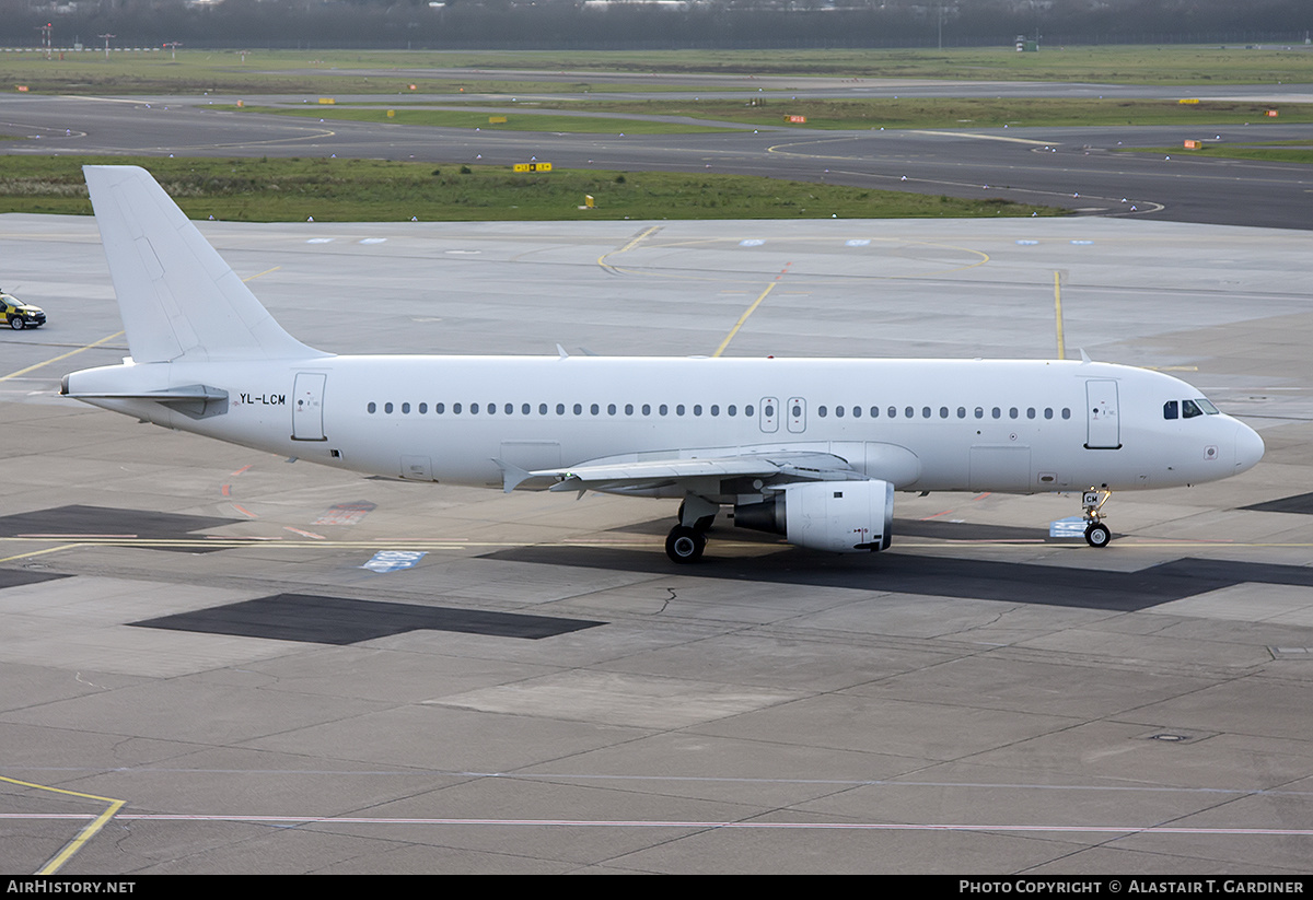 Aircraft Photo of YL-LCM | Airbus A320-211 | AirHistory.net #441968