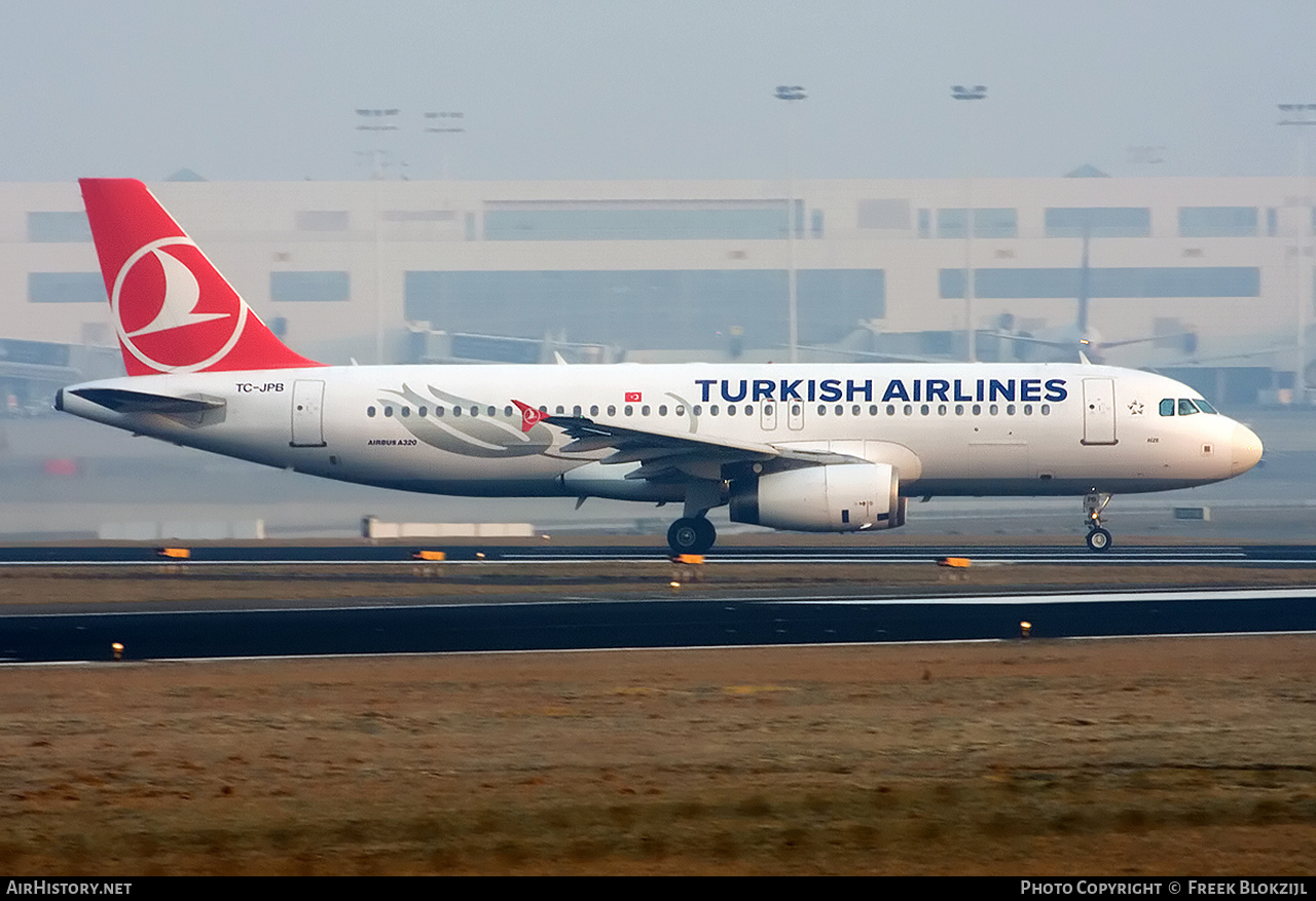Aircraft Photo of TC-JPB | Airbus A320-232 | Turkish Airlines | AirHistory.net #442037