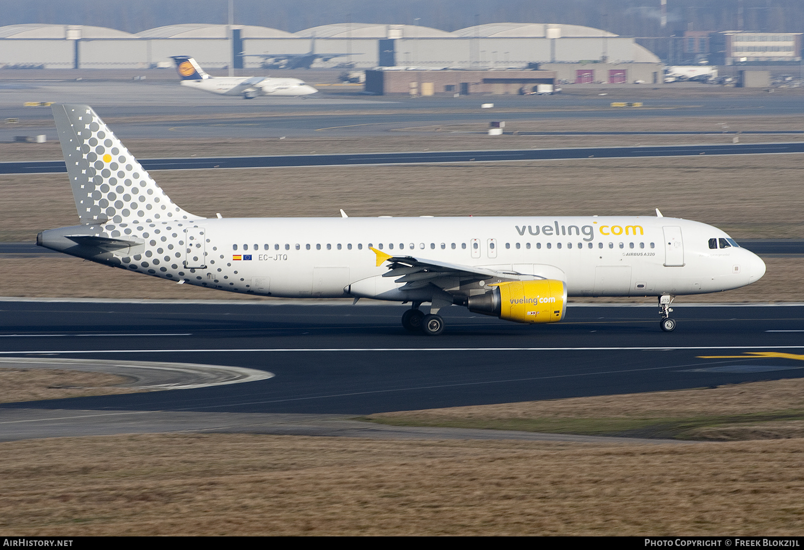 Aircraft Photo of EC-JTQ | Airbus A320-214 | Vueling Airlines | AirHistory.net #442056