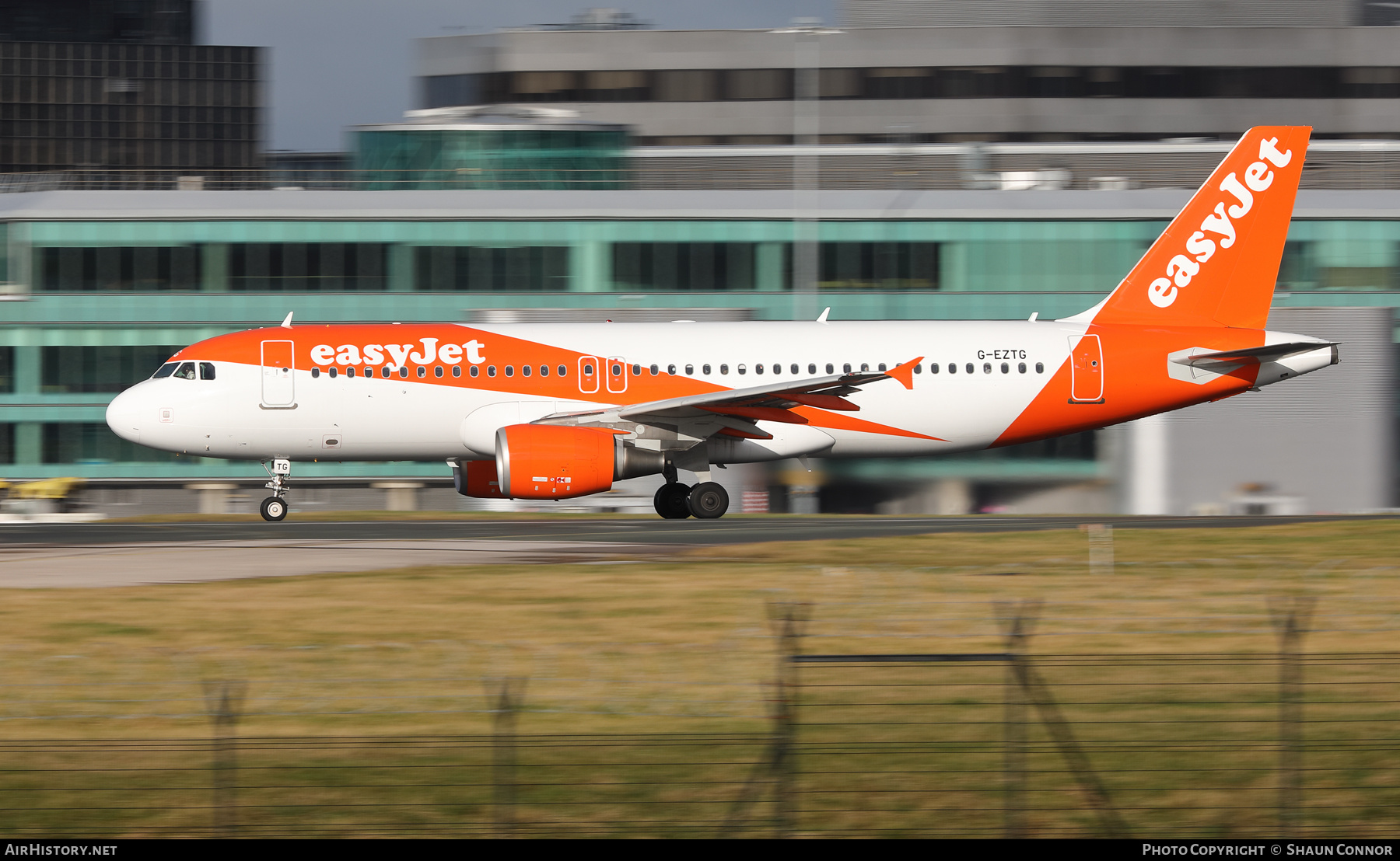 Aircraft Photo of G-EZTG | Airbus A320-214 | EasyJet | AirHistory.net #442073