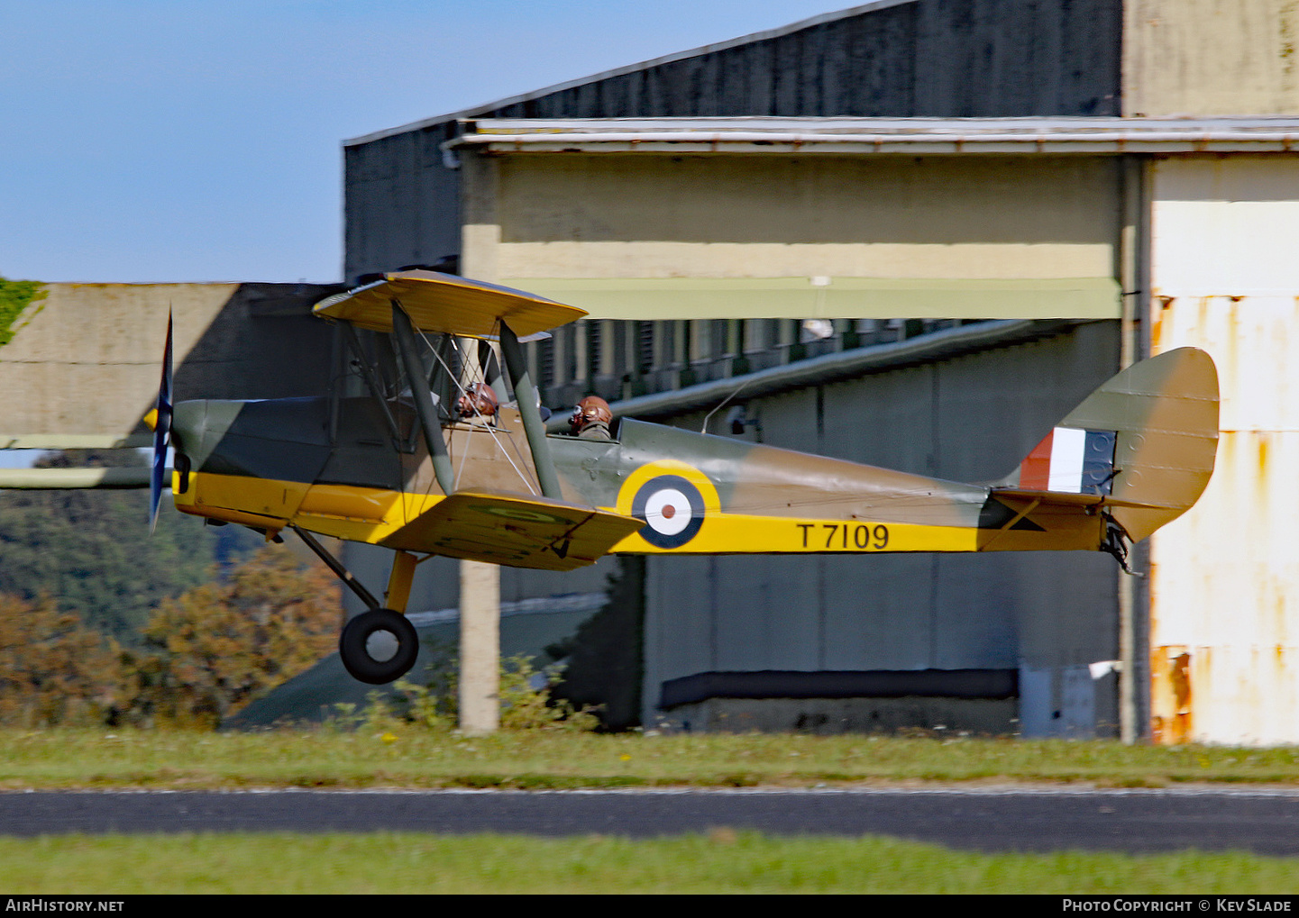 Aircraft Photo of G-AOIM / T7109 | De Havilland D.H. 82A Tiger Moth II | UK - Air Force | AirHistory.net #442098