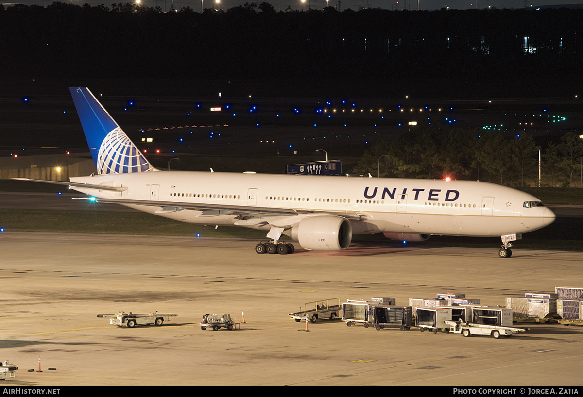 Aircraft Photo of N69020 | Boeing 777-224/ER | United Airlines | AirHistory.net #442159