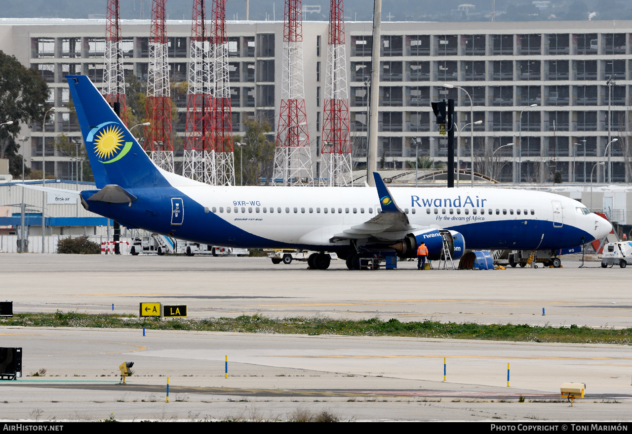 Aircraft Photo of 9XR-WG | Boeing 737-84Y | RwandAir | AirHistory.net #442241