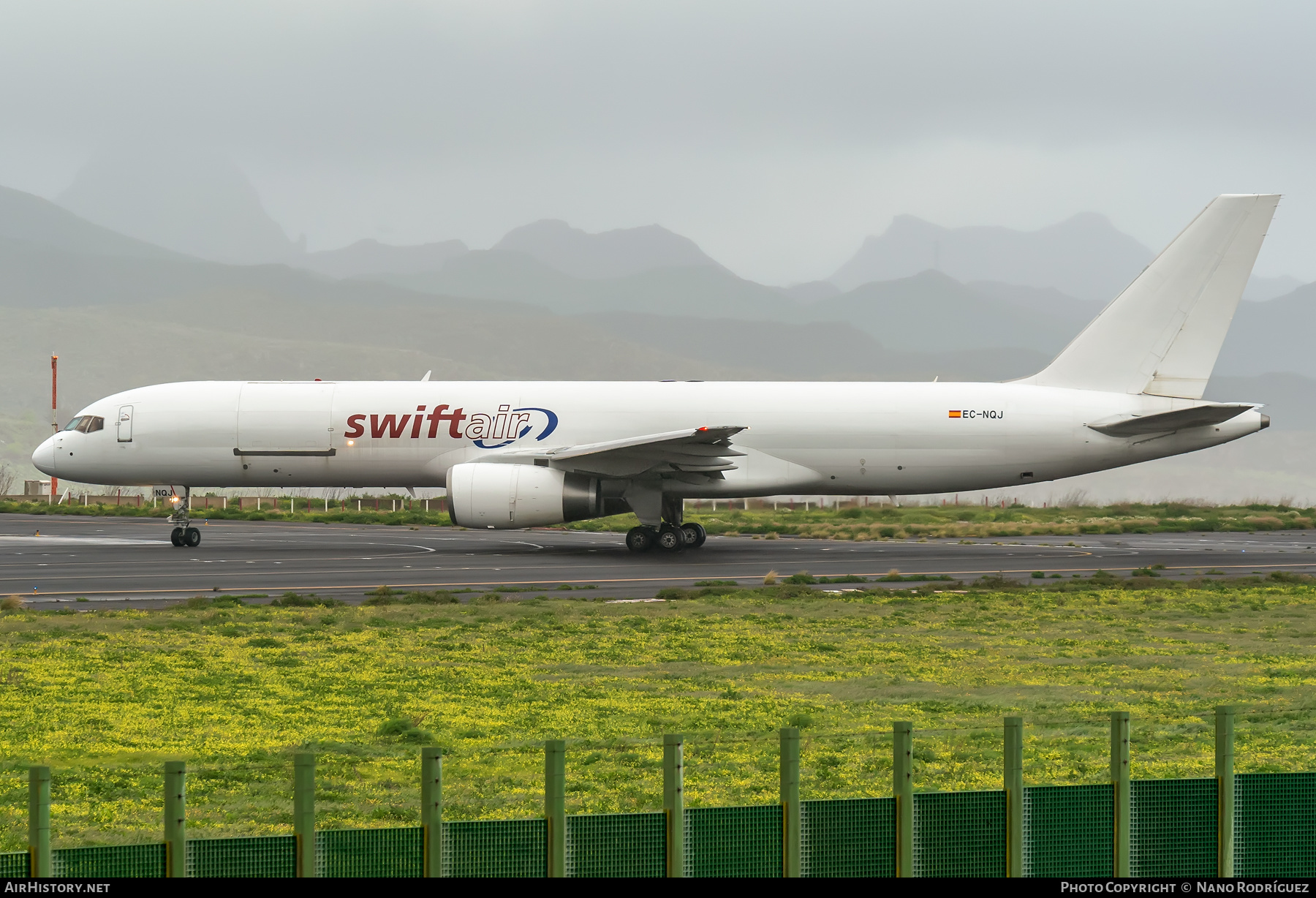 Aircraft Photo of EC-NQJ | Boeing 757-223APF | Swiftair | AirHistory.net #442267