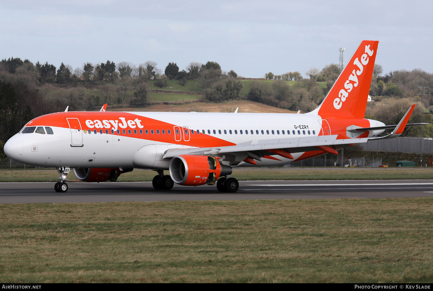 Aircraft Photo of G-EZRY | Airbus A320-214 | EasyJet | AirHistory.net #442322