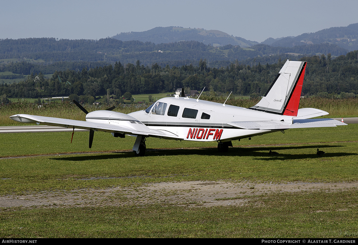 Aircraft Photo of N101FM | Piper PA-34-220T Seneca III | AirHistory.net #442356