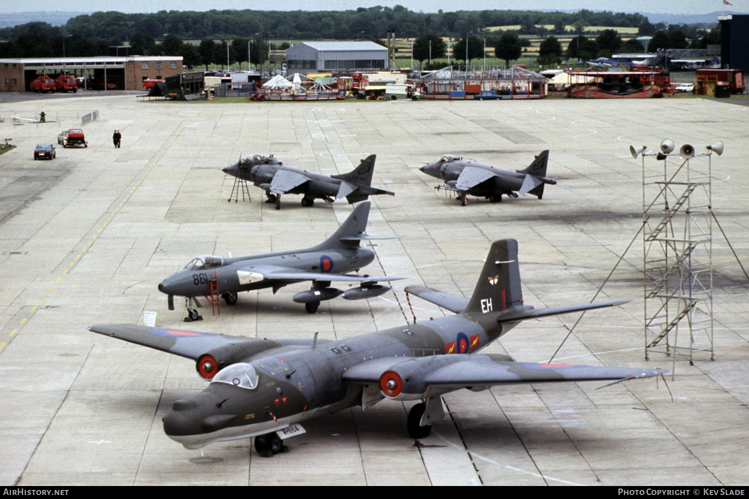 Aircraft Photo of WH664 | English Electric Canberra T17 | UK - Air Force | AirHistory.net #442445