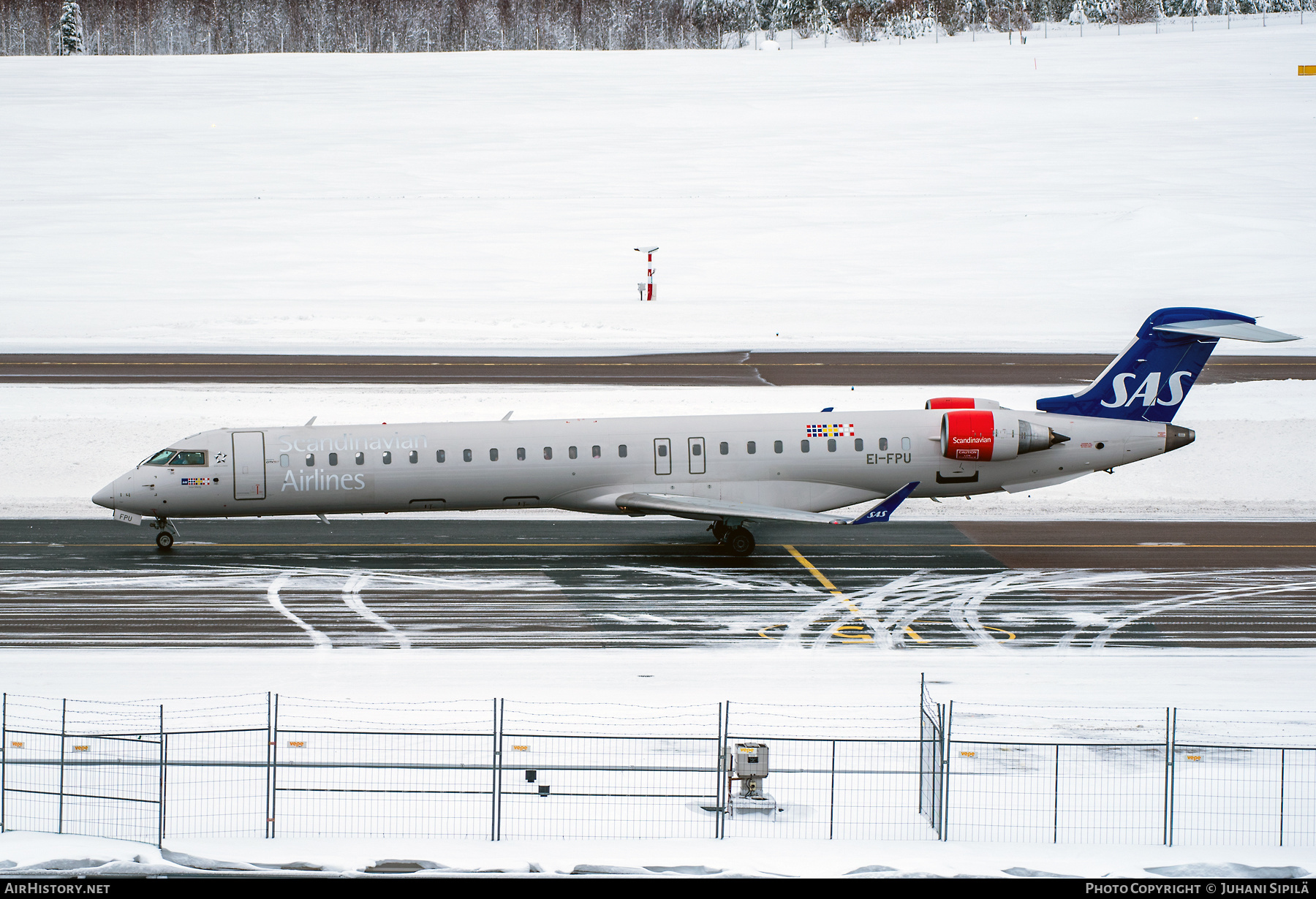 Aircraft Photo of EI-FPU | Bombardier CRJ-900LR (CL-600-2D24) | Scandinavian Airlines - SAS | AirHistory.net #442709