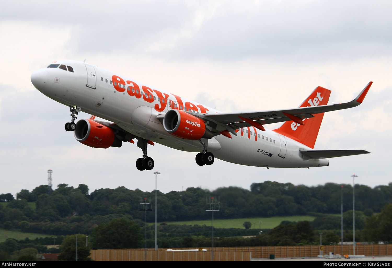 Aircraft Photo of G-EZOG | Airbus A320-214 | EasyJet | AirHistory.net #442772