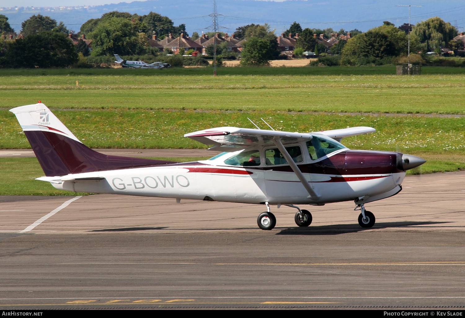 Aircraft Photo of G-BOWO | Cessna R182 Skylane RG | AirHistory.net #442780