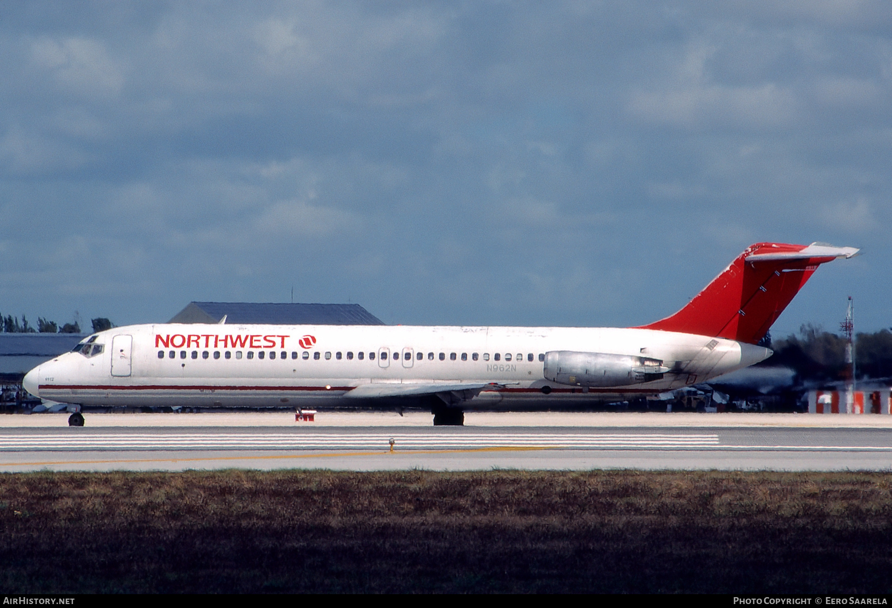Aircraft Photo of N962N | McDonnell Douglas DC-9-31 | Northwest Airlines | AirHistory.net #442857