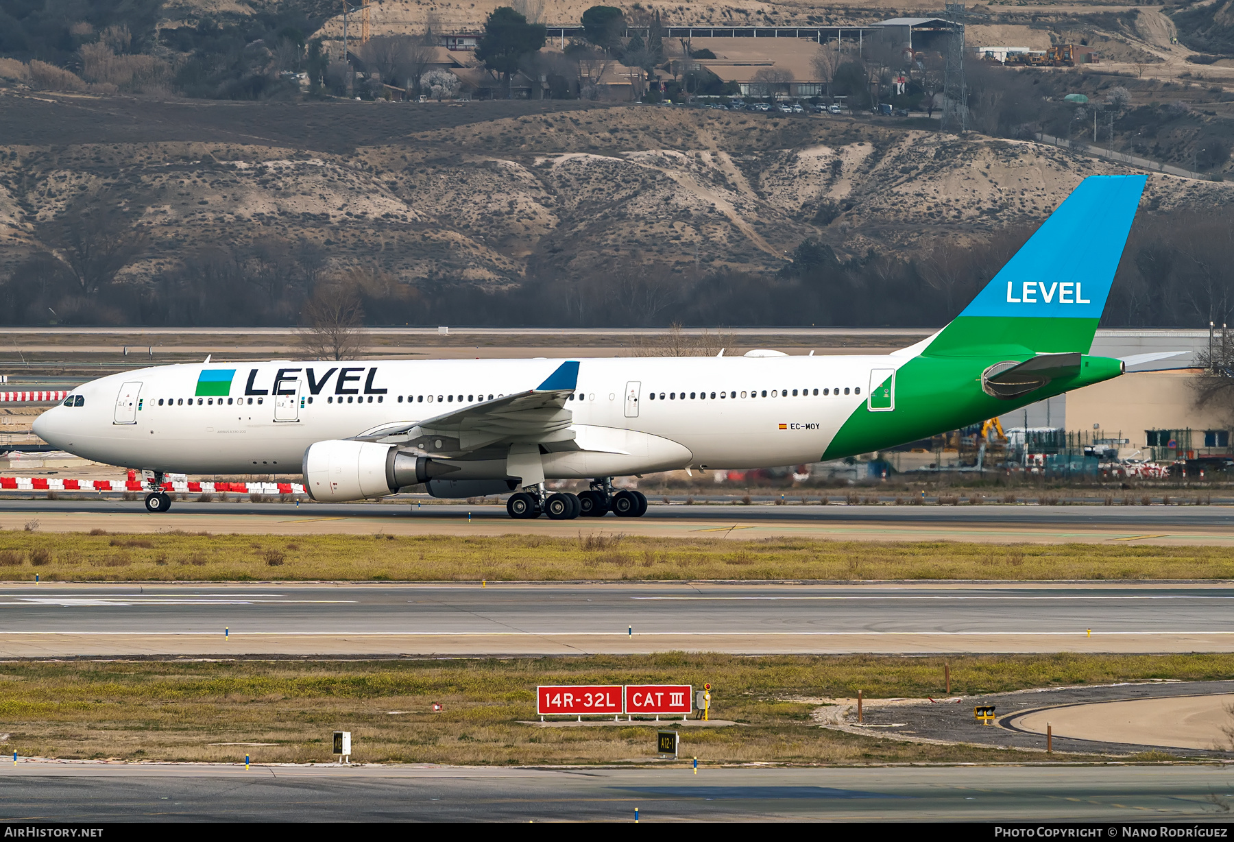 Aircraft Photo of EC-MOY | Airbus A330-202 | Level | AirHistory.net #442881