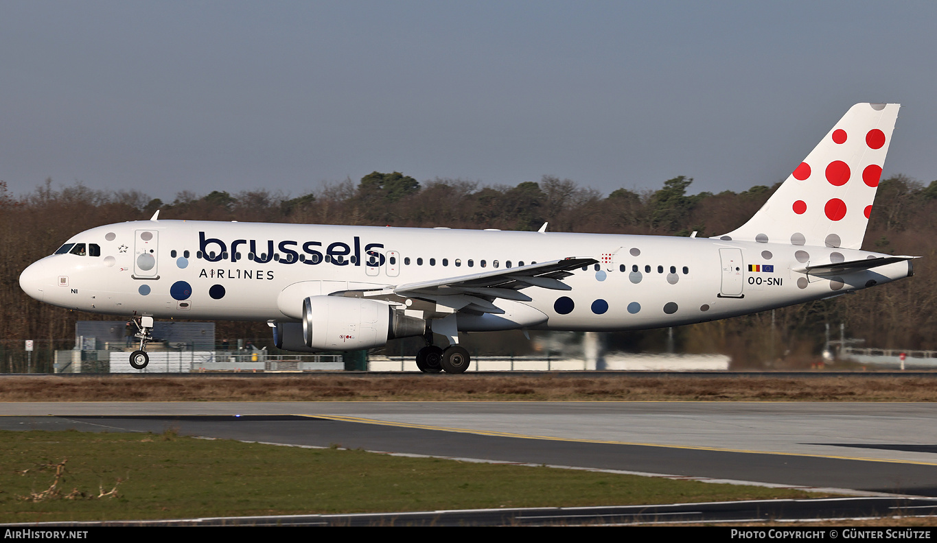 Aircraft Photo of OO-SNI | Airbus A320-214 | Brussels Airlines | AirHistory.net #442882