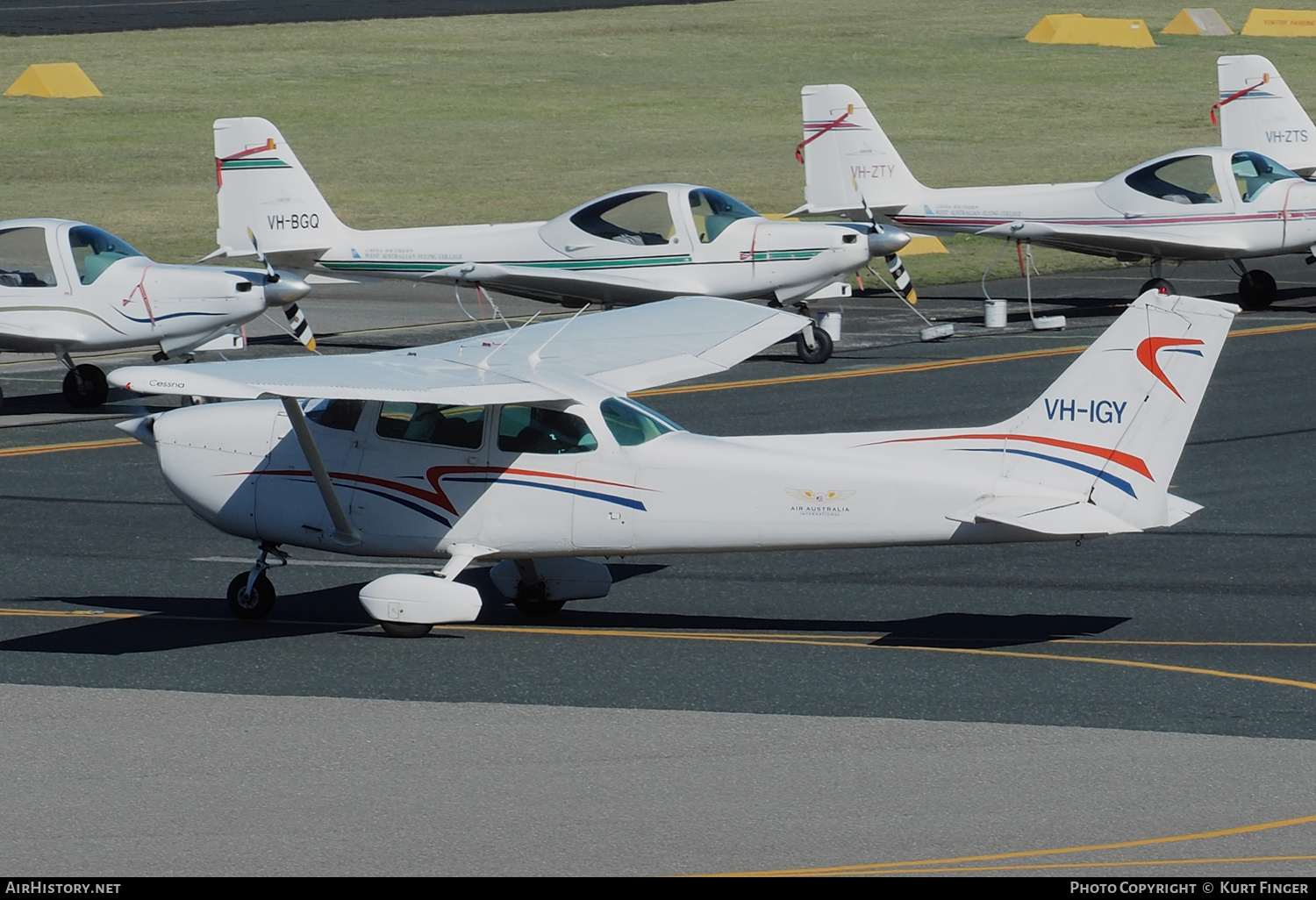 Aircraft Photo of VH-IGY | Cessna 172N Skyhawk | Air Australia International | AirHistory.net #443047