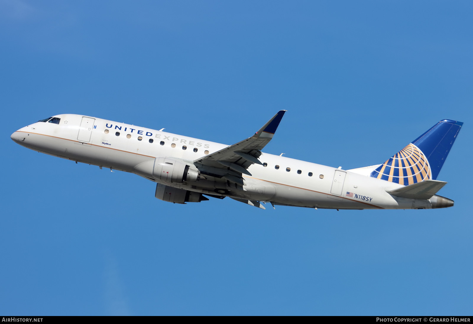 Aircraft Photo of N118SY | Embraer 175LR (ERJ-170-200LR) | United Express | AirHistory.net #443199