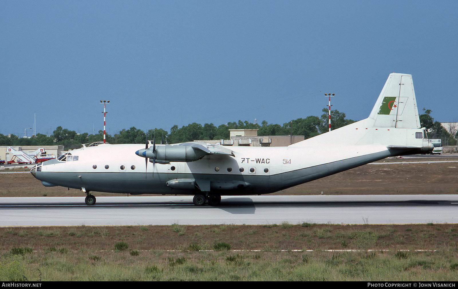 Aircraft Photo of 7T-WAC / 514 | Antonov An-12B | Algeria - Air Force | AirHistory.net #443266