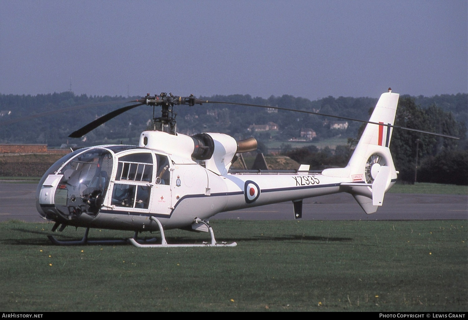 Aircraft Photo of XZ935 | Aerospatiale SA-341D Gazelle HT3 | UK - Air Force | AirHistory.net #443306