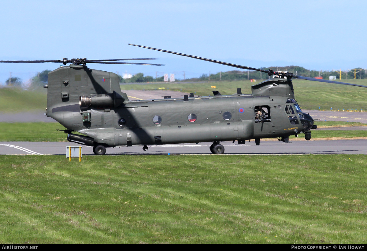 Aircraft Photo of ZA720 | Boeing Chinook HC4 (352) | UK - Air Force | AirHistory.net #443331