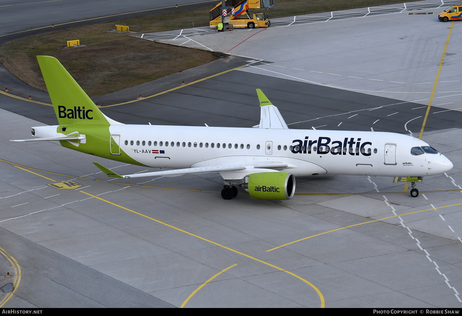 Aircraft Photo of YL-AAV | Airbus A220-371 (BD-500-1A11) | AirBaltic | AirHistory.net #443337