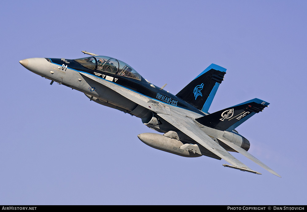 Aircraft Photo of 165680 | McDonnell Douglas F/A-18D Hornet | USA - Marines | AirHistory.net #443393