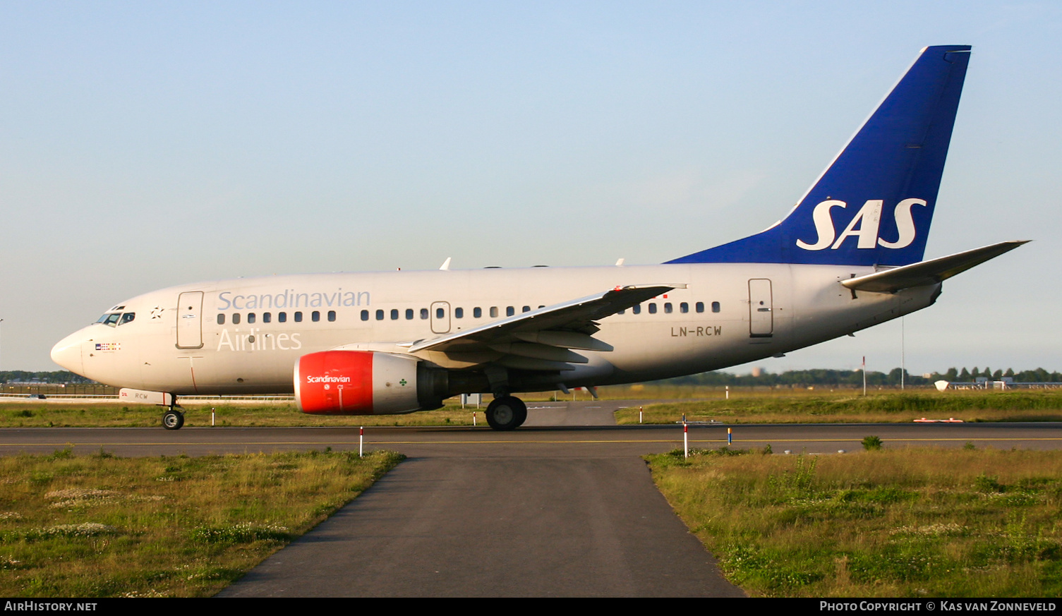 Aircraft Photo of LN-RCW | Boeing 737-683 | Scandinavian Airlines - SAS | AirHistory.net #443527