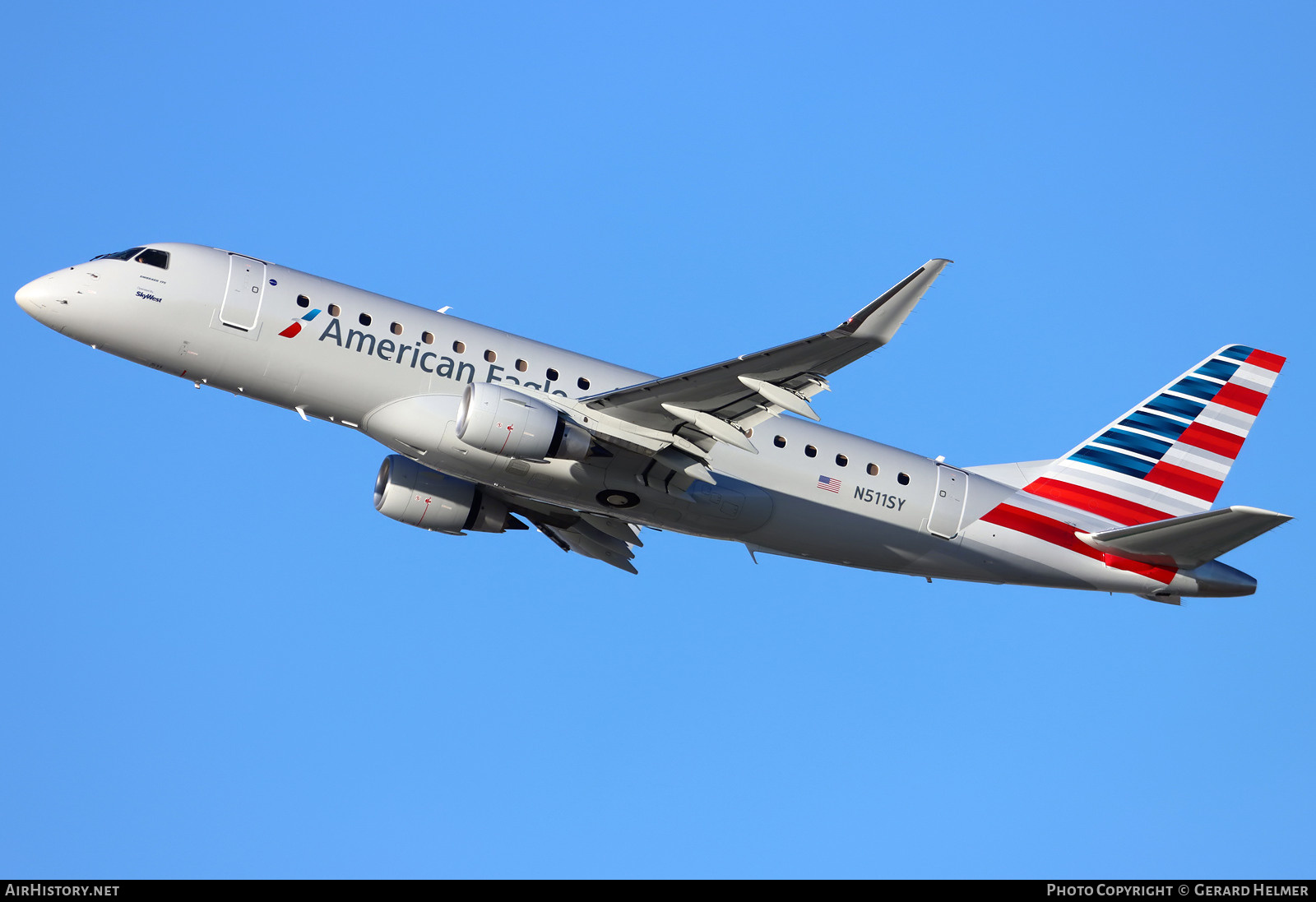 Aircraft Photo of N511SY | Embraer 175LR (ERJ-170-200LR) | American Eagle | AirHistory.net #443566