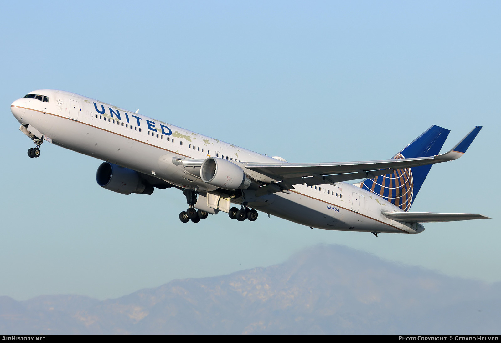Aircraft Photo of N675UA | Boeing 767-322/ER | United Airlines | AirHistory.net #443585