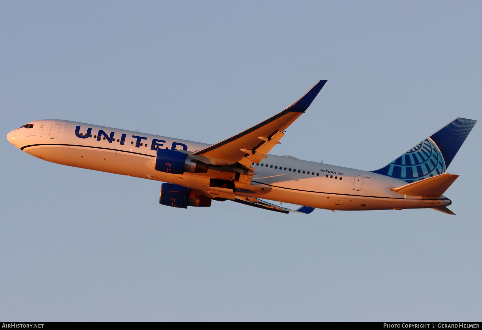 Aircraft Photo of N670UA | Boeing 767-322/ER | United Airlines | AirHistory.net #443626