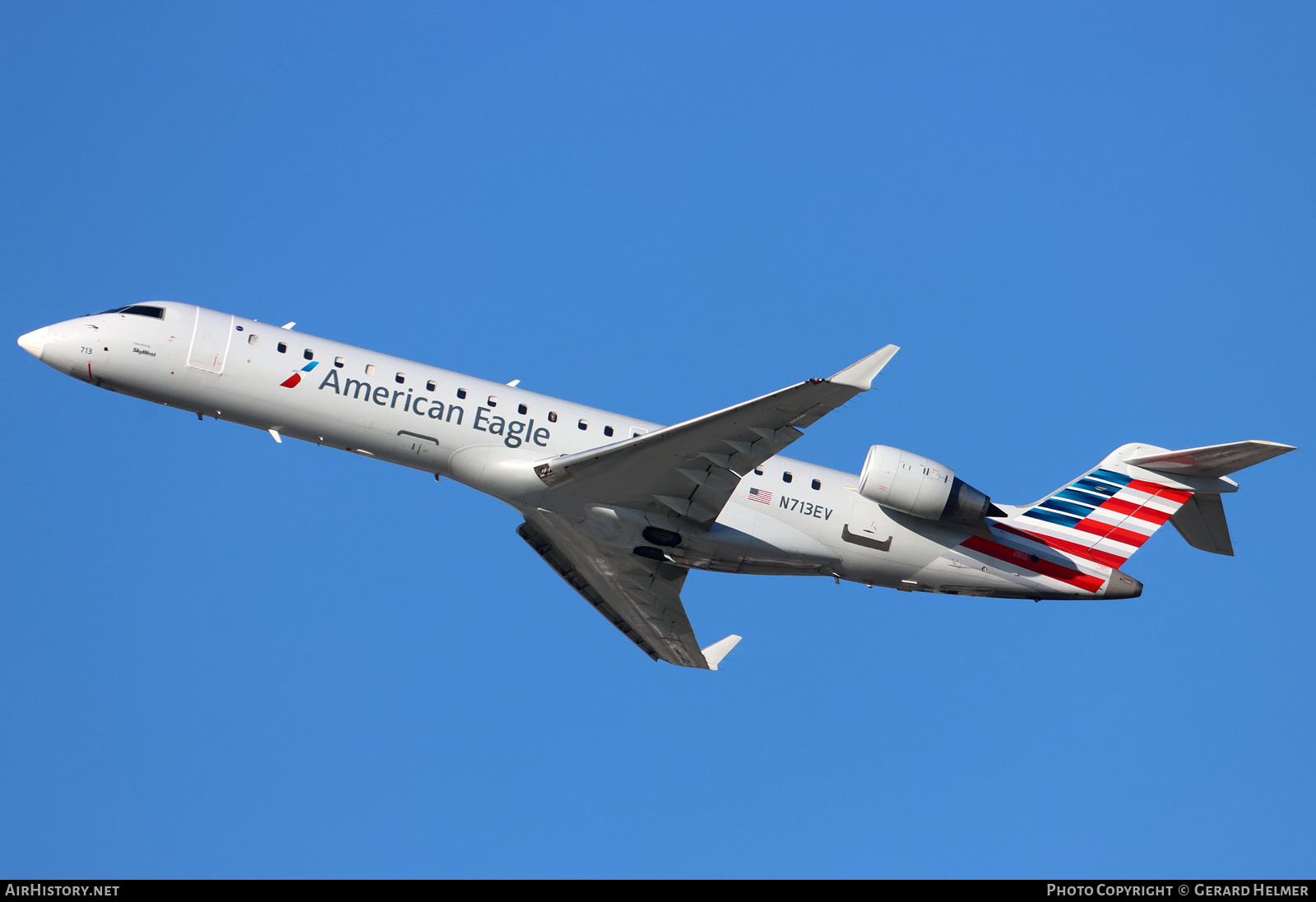 Aircraft Photo of N713EV | Bombardier CRJ-701ER (CL-600-2C10) | American Eagle | AirHistory.net #443650