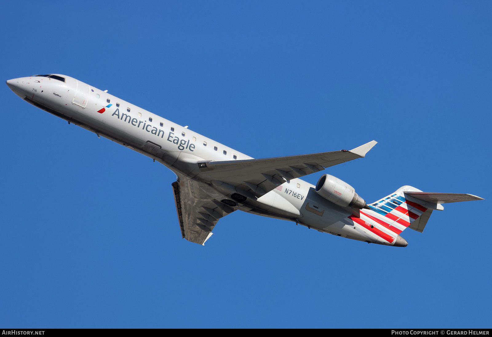 Aircraft Photo of N716EV | Bombardier CRJ-701ER (CL-600-2C10) | American Eagle | AirHistory.net #443651