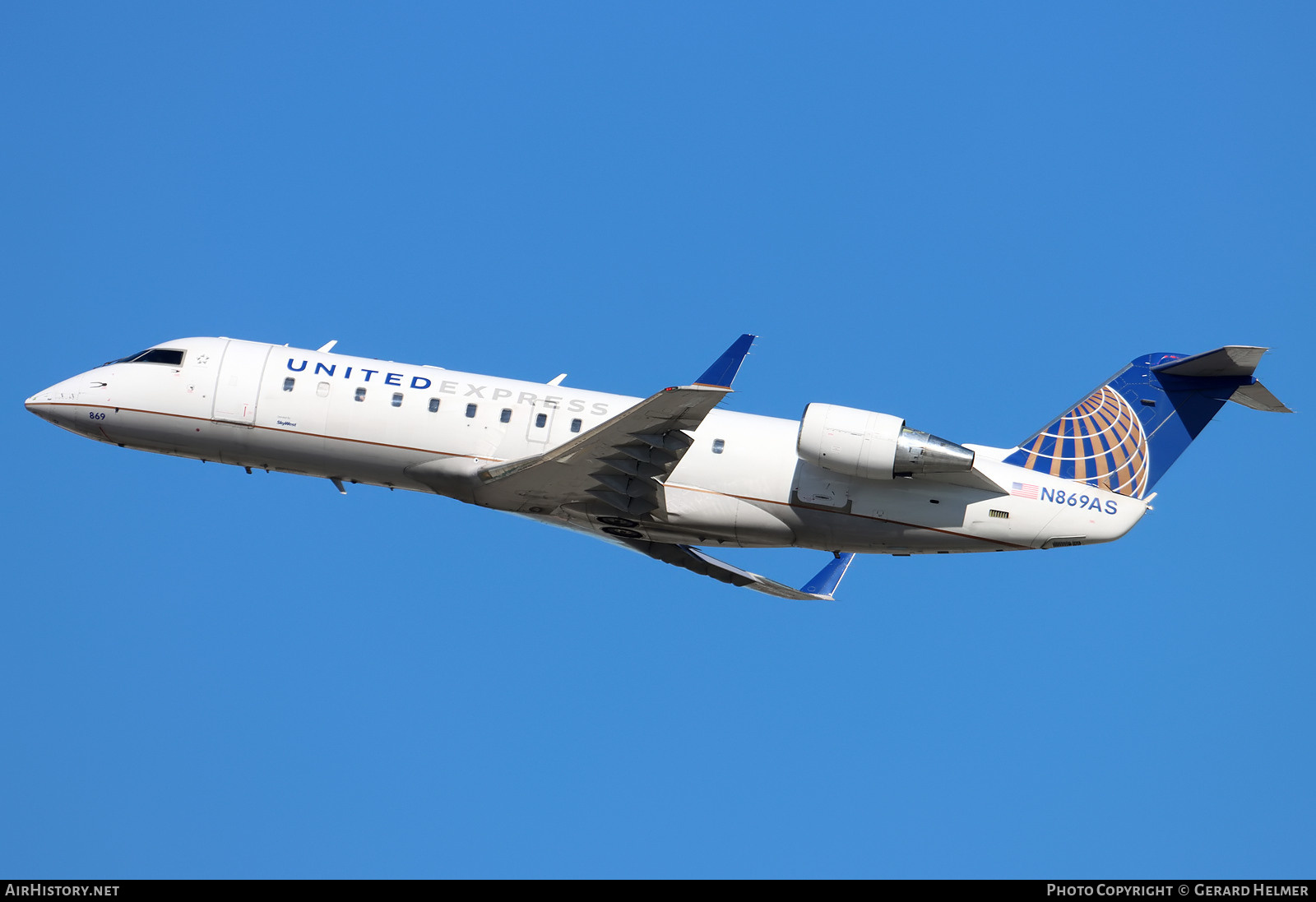 Aircraft Photo of N869AS | Bombardier CRJ-200ER (CL-600-2B19) | United Express | AirHistory.net #443696
