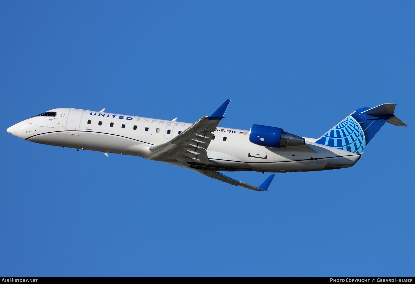 Aircraft Photo of N962SW | Bombardier CRJ-200ER (CL-600-2B19) | United Express | AirHistory.net #443722