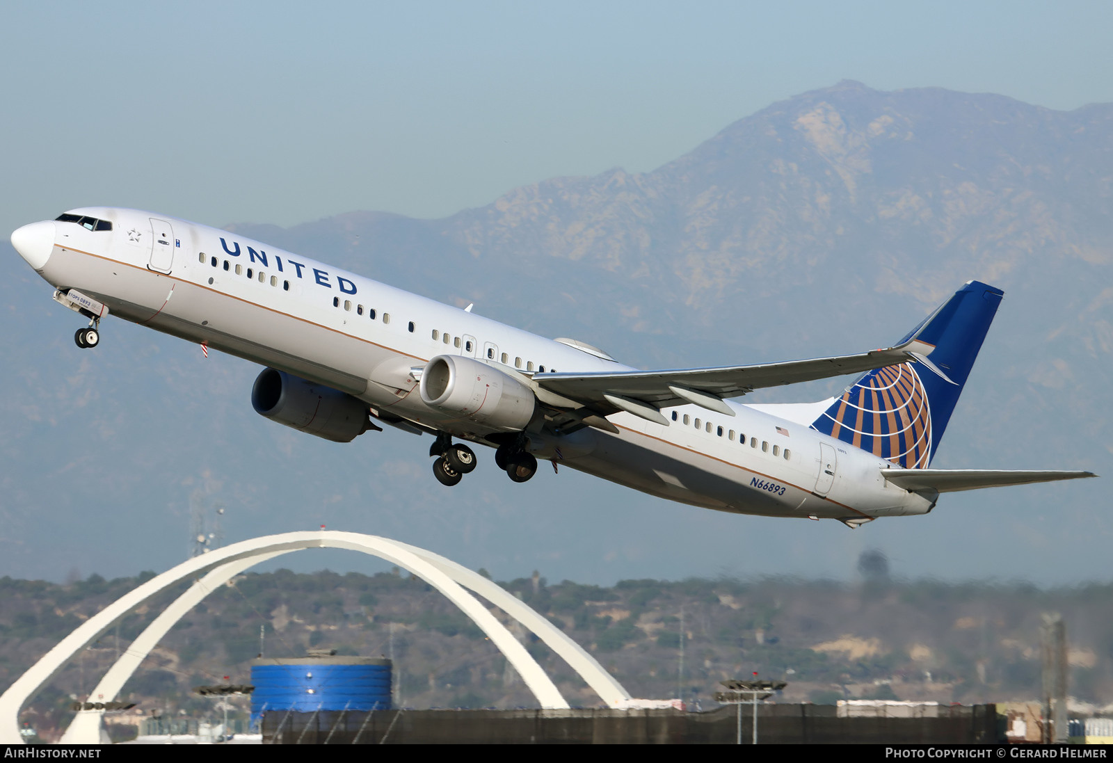 Aircraft Photo of N66893 | Boeing 737-924 | United Airlines | AirHistory.net #443764