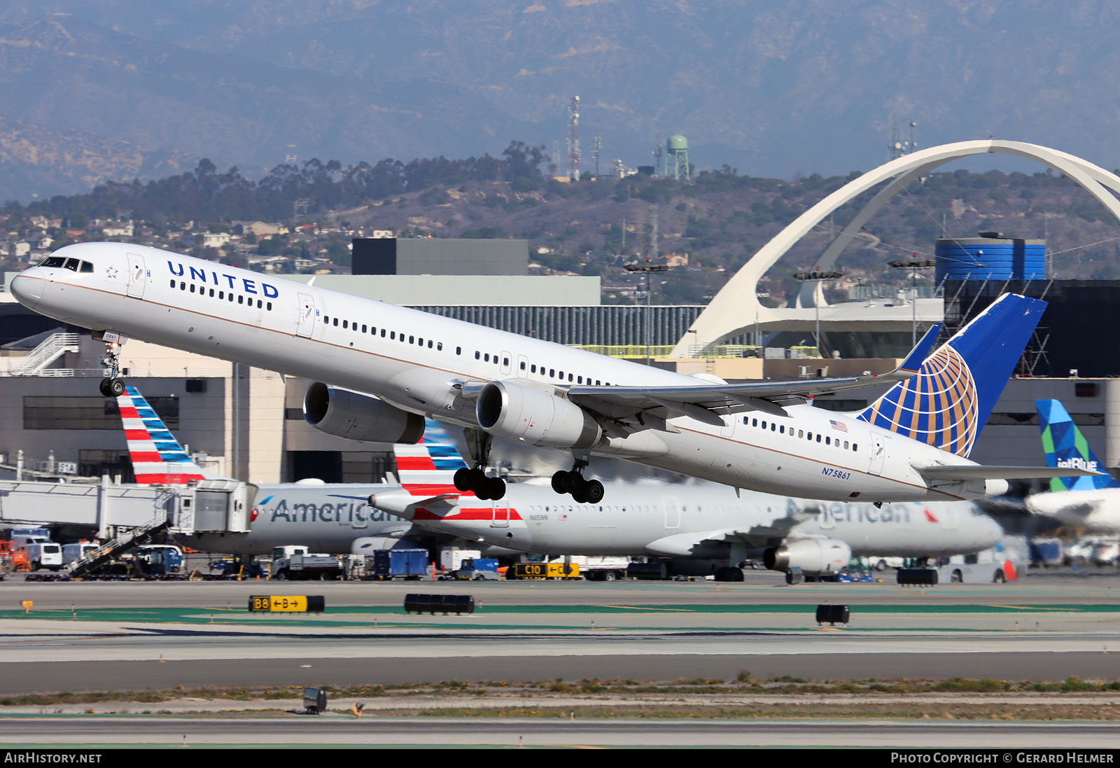 Aircraft Photo of N75861 | Boeing 757-33N | United Airlines | AirHistory.net #443784