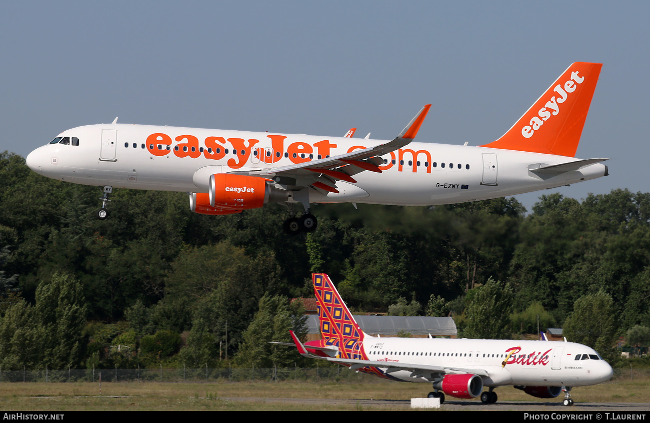 Aircraft Photo of G-EZWY | Airbus A320-214 | EasyJet | AirHistory.net #444006