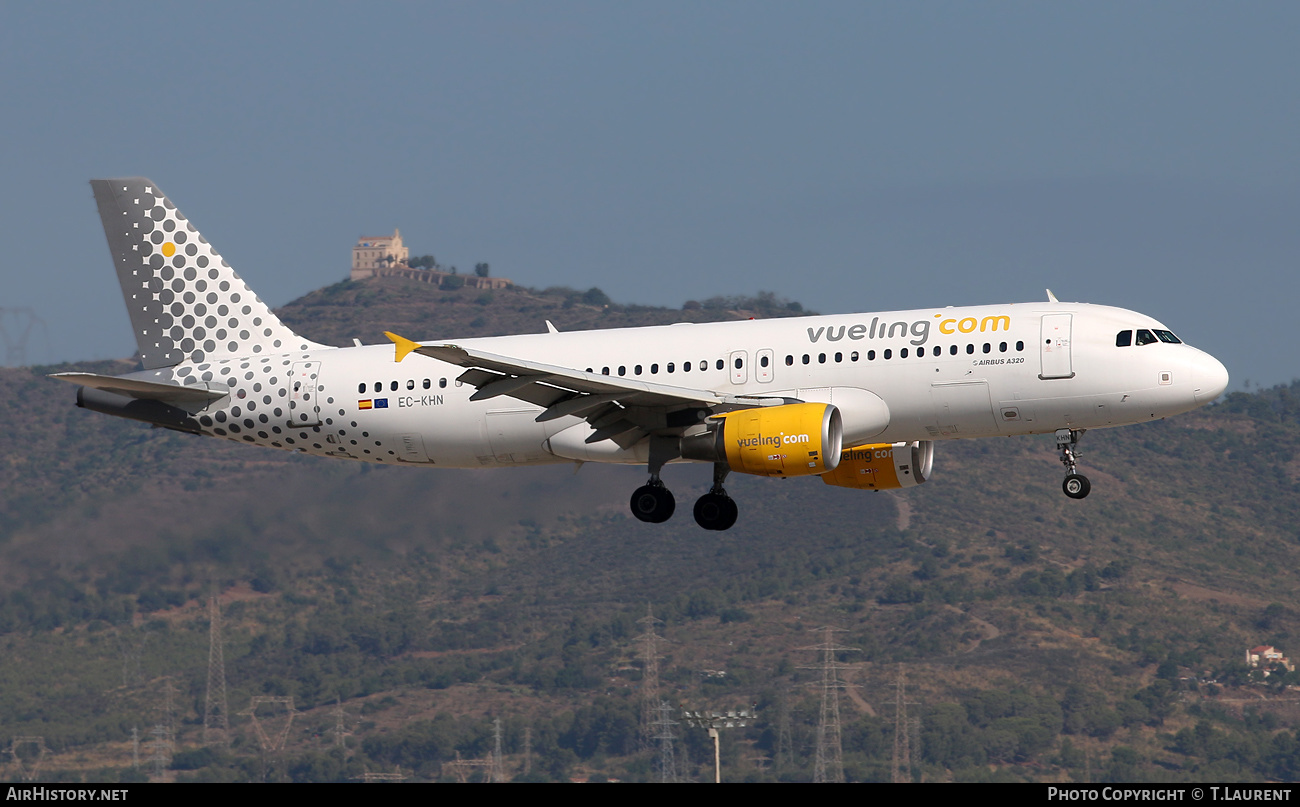 Aircraft Photo of EC-KHN | Airbus A320-216 | Vueling Airlines | AirHistory.net #444020