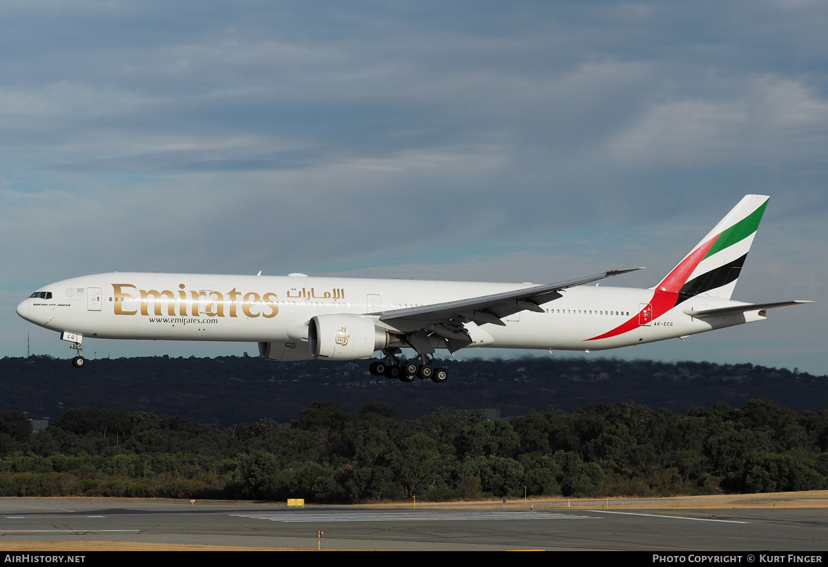 Aircraft Photo of A6-ECG | Boeing 777-31H/ER | Emirates | AirHistory.net #444088