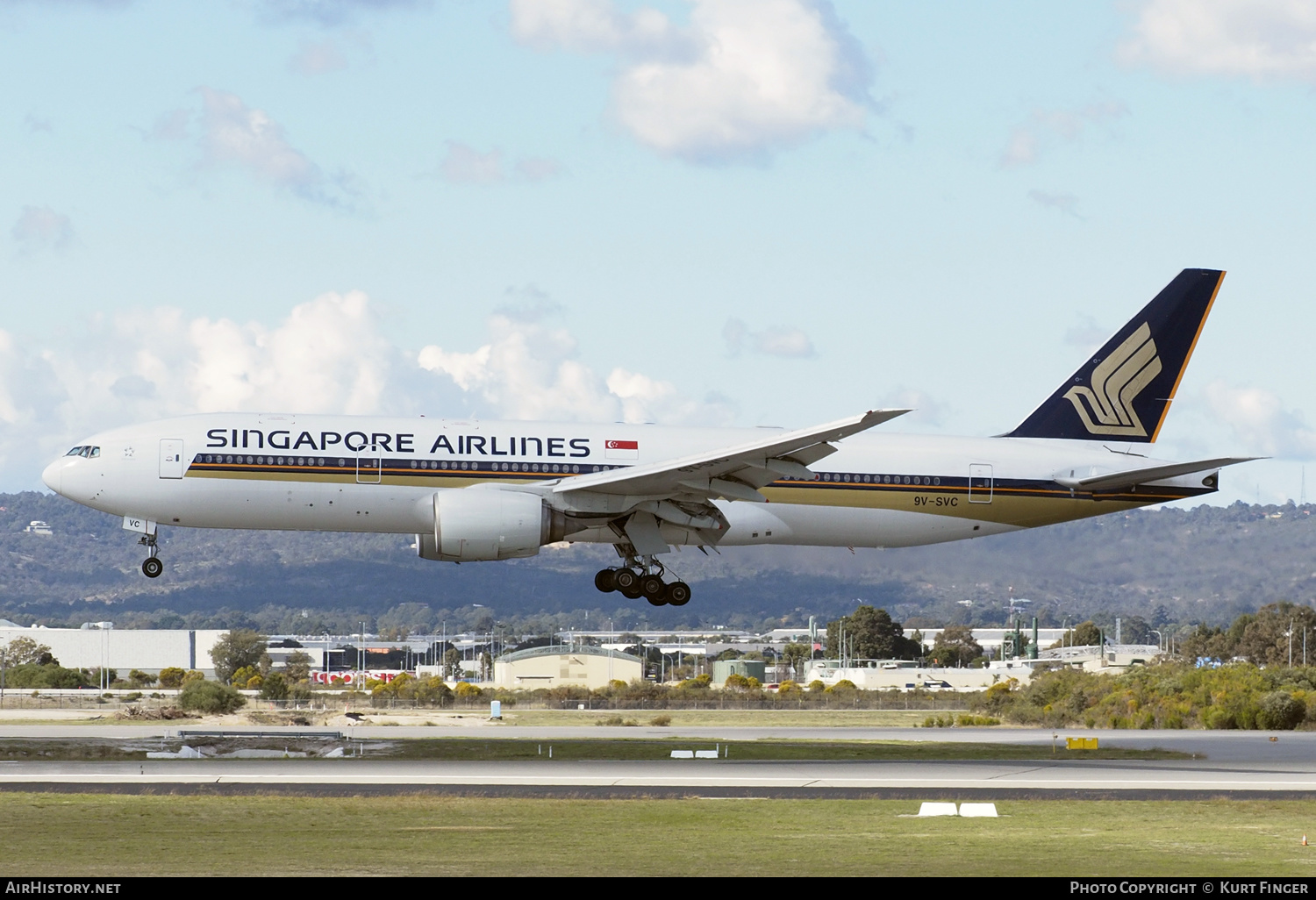 Aircraft Photo of 9V-SVC | Boeing 777-212/ER | Singapore Airlines | AirHistory.net #444112